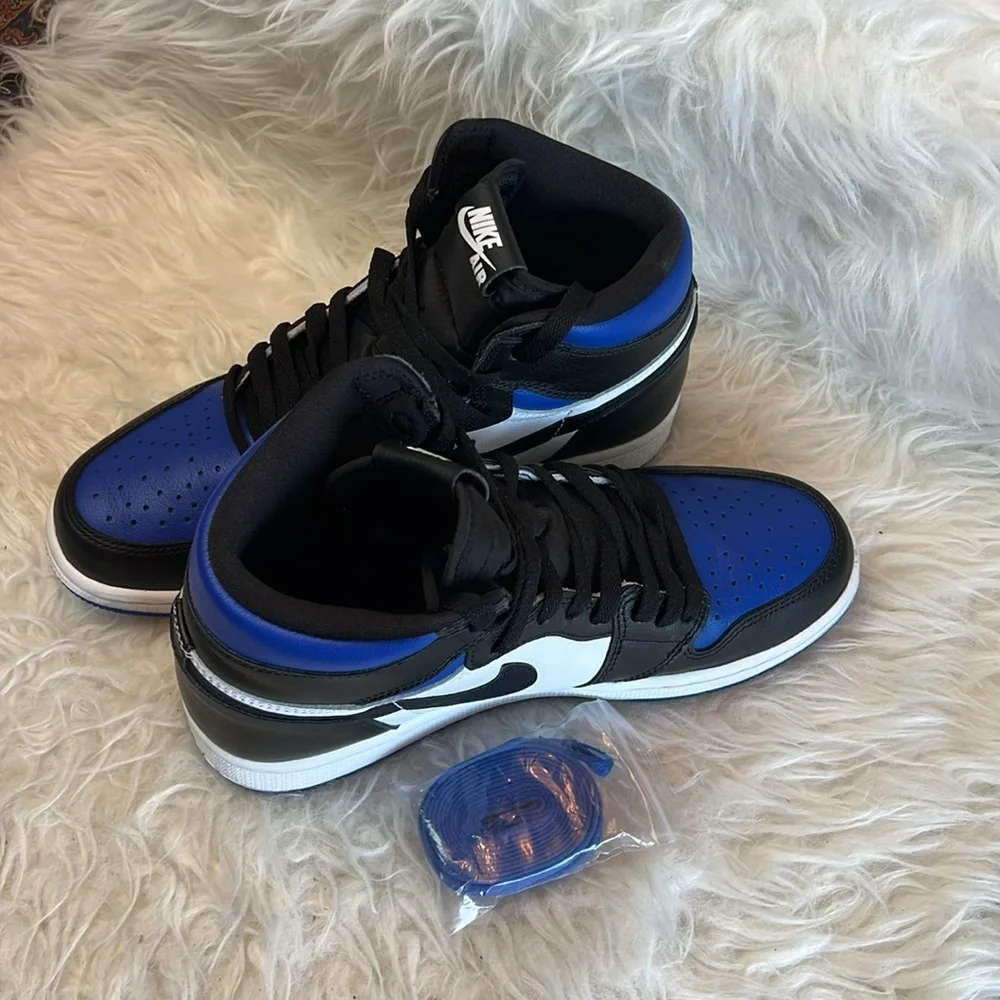 Nike Men’s Air Jordan 1 Retro High OG 'Royal Toe'  High-Top Sneakers Size 7.5 US - Picture 14 of 17